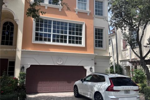 Touwnhouse à vendre à Boca Raton, Floride: 3 chambres, 282.05 m2 № 1943712 - photo 1