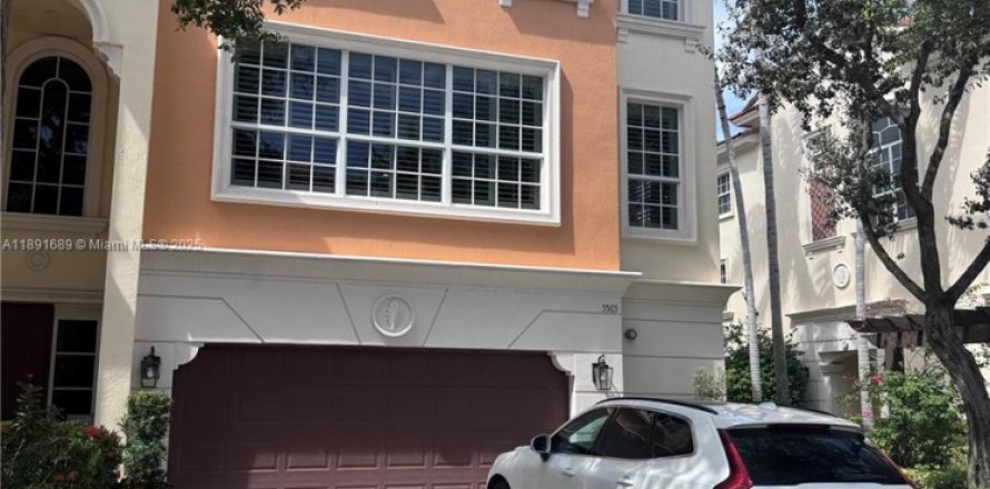 Townhouse in Boca Raton, Florida 3 bedrooms, 282.05 sq.m. № 1943712