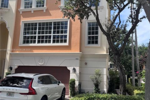Touwnhouse à vendre à Boca Raton, Floride: 3 chambres, 282.05 m2 № 1943712 - photo 2