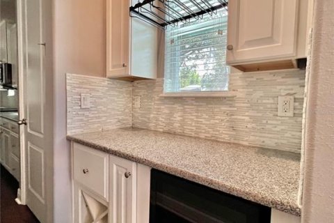 Villa ou maison à louer à Tampa, Floride: 4 chambres, 232.72 m2 № 2149696 - photo 16