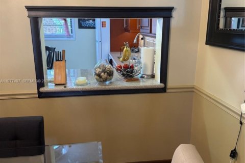 Condo in Tamarac, Florida, 2 bedrooms  № 2055211 - photo 14