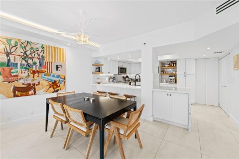 Condo in Miami, Florida, 2 bedrooms  № 1697447 - photo 5