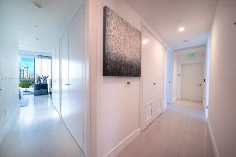 Condominio en venta en Aventura, Florida, 3 dormitorios, 222.78 m2 № 2052107 - foto 15