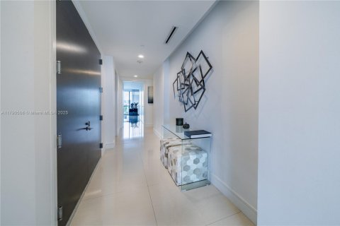 Condominio en venta en Aventura, Florida, 3 dormitorios, 222.78 m2 № 2052107 - foto 11