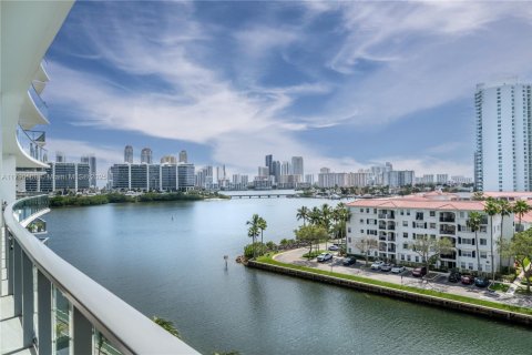 Condominio en Aventura, Florida, 3 dormitorios  № 2052107
