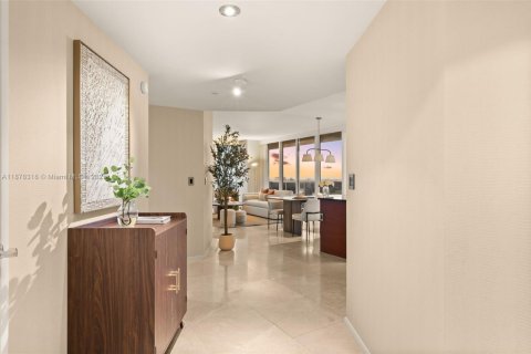 Condo à Hallandale Beach, Floride, 2 chambres  № 2015537