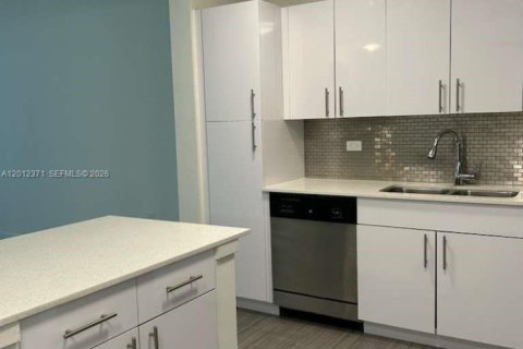 Apartamento en alquiler en Hollywood, Florida, 1 dormitorio, 62.43 m2 № 2074820 - foto 8