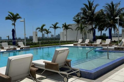 Apartamento en alquiler en Hollywood, Florida, 1 dormitorio, 62.43 m2 № 2074820 - foto 3