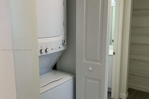 Apartamento en alquiler en Hollywood, Florida, 1 dormitorio, 62.43 m2 № 2074820 - foto 6