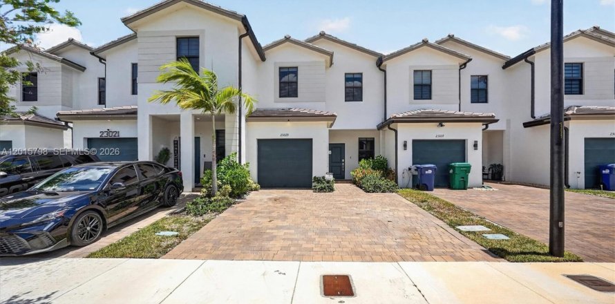 Touwnhouse à Miami, Floride 3 chambres, 133.97 m2 № 2270638