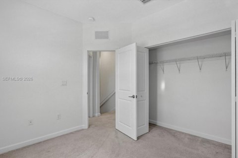 Touwnhouse à vendre à Miami, Floride: 3 chambres, 133.97 m2 № 2270638 - photo 18