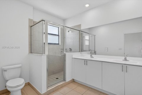 Touwnhouse à vendre à Miami, Floride: 3 chambres, 133.97 m2 № 2270638 - photo 25