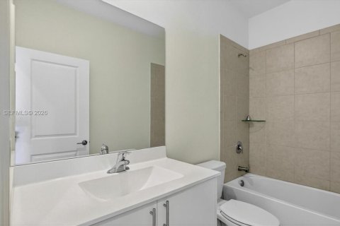 Touwnhouse à vendre à Miami, Floride: 3 chambres, 133.97 m2 № 2270638 - photo 22
