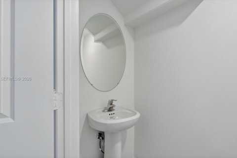 Touwnhouse à vendre à Miami, Floride: 3 chambres, 133.97 m2 № 2270638 - photo 15