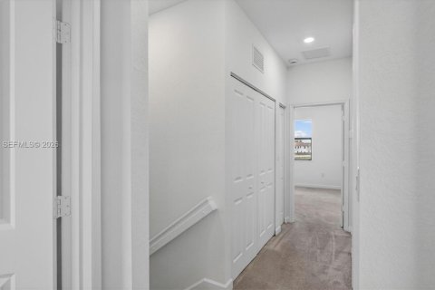 Touwnhouse à vendre à Miami, Floride: 3 chambres, 133.97 m2 № 2270638 - photo 16