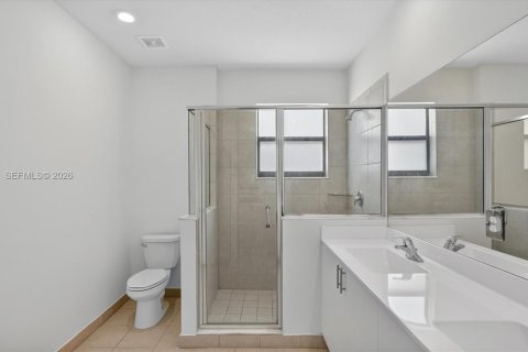 Touwnhouse à vendre à Miami, Floride: 3 chambres, 133.97 m2 № 2270638 - photo 28