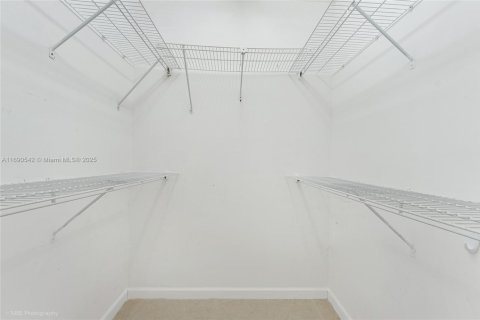 Condo in Miami, Florida, 1 bedroom  № 1874637 - photo 8