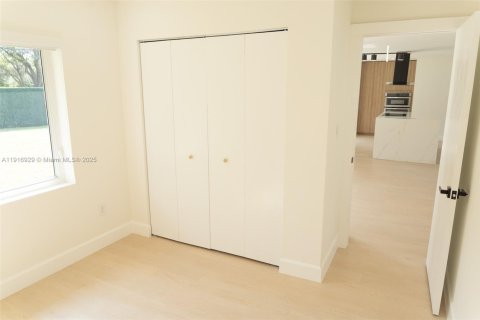 Купить виллу или дом в Майами, Флорида 3 спальни, 140.47м2, № 1973950 - фото 12