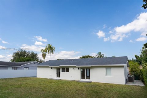 Купить виллу или дом в Майами, Флорида 3 спальни, 140.47м2, № 1973950 - фото 17