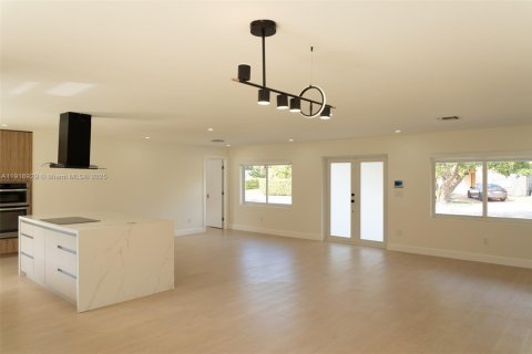 Купить виллу или дом в Майами, Флорида 3 спальни, 140.47м2, № 1973950 - фото 6