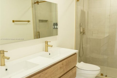 Купить виллу или дом в Майами, Флорида 3 спальни, 140.47м2, № 1973950 - фото 16