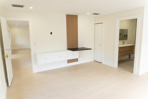 Купить виллу или дом в Майами, Флорида 3 спальни, 140.47м2, № 1973950 - фото 13