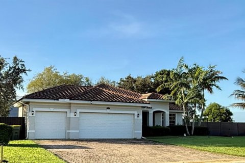 House in Homestead, Florida 4 bedrooms, 183.39 sq.m. № 1967827 - photo 1