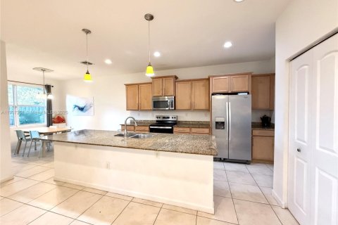 House in Homestead, Florida 4 bedrooms, 183.39 sq.m. № 1967827 - photo 11