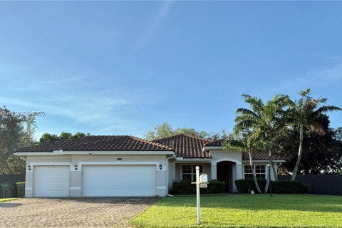 House in Homestead, Florida 4 bedrooms, 183.39 sq.m. № 1967827 - photo 2
