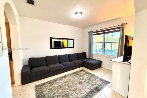 House in Homestead, Florida 4 bedrooms, 183.39 sq.m. № 1967827 - photo 8