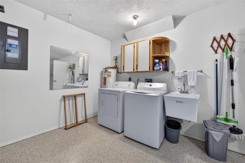 House in Daytona Beach, Florida 2 bedrooms, 157.93 sq.m. № 1823077 - photo 9