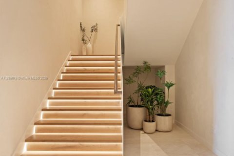 Condominio en venta en Sunny Isles Beach, Florida, 5 dormitorios, 621.98 m2 № 1946607 - foto 20