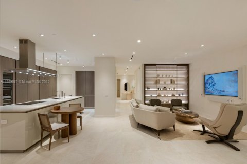 Condominio en venta en Sunny Isles Beach, Florida, 5 dormitorios, 621.98 m2 № 1946607 - foto 15