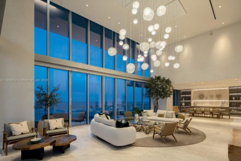 Condominio en venta en Sunny Isles Beach, Florida, 5 dormitorios, 621.98 m2 № 1946607 - foto 2