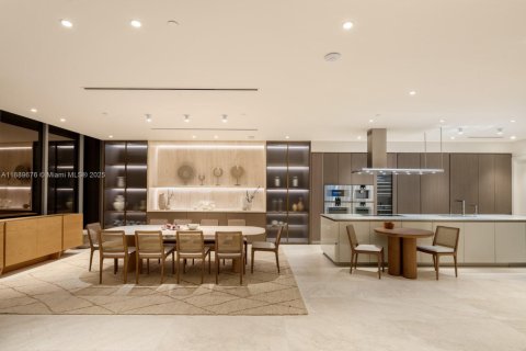 Condominio en venta en Sunny Isles Beach, Florida, 5 dormitorios, 621.98 m2 № 1946607 - foto 9