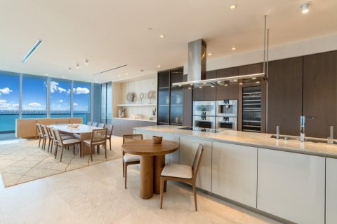 Condominio en venta en Sunny Isles Beach, Florida, 5 dormitorios, 621.98 m2 № 1946607 - foto 10