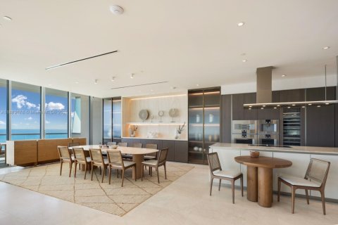 Condominio en venta en Sunny Isles Beach, Florida, 5 dormitorios, 621.98 m2 № 1946607 - foto 8