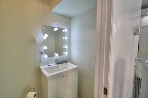 House in Lake Alfred, Florida 1 bedroom, 58.06 sq.m. № 1882841 - photo 13