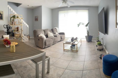 Adosado en alquiler en Homestead, Florida, 4 dormitorios № 1997620 - foto 4