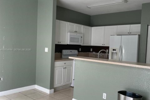 Adosado en alquiler en Homestead, Florida, 4 dormitorios № 1997620 - foto 5