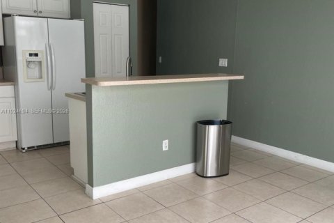 Adosado en alquiler en Homestead, Florida, 4 dormitorios № 1997620 - foto 6