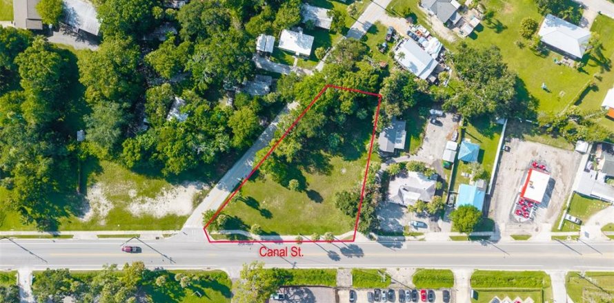 Propiedad comercial en New Smyrna Beach, Florida № 1919142
