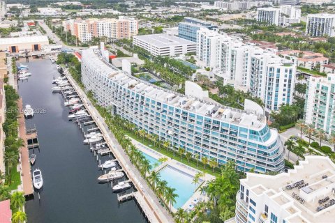 Copropriété à louer à Aventura, Floride: 2 chambres, 112.78 m2 № 2026908 - photo 16