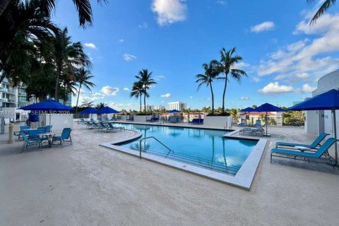 Condo in Aventura, Florida, 3 bedrooms  № 2003207 - photo 20