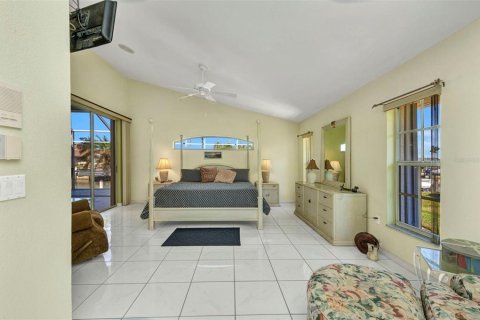 House in Punta Gorda, Florida 3 bedrooms, 226.03 sq.m. № 1584033 - photo 27