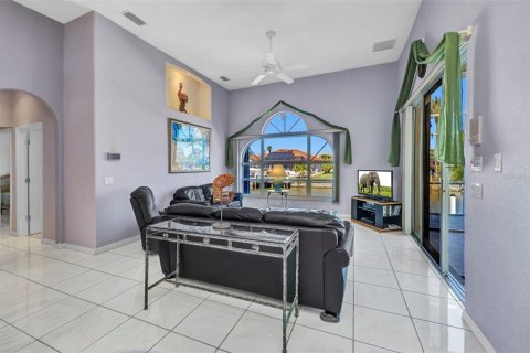 House in Punta Gorda, Florida 3 bedrooms, 226.03 sq.m. № 1584033 - photo 23