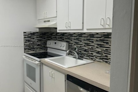 Condominio en venta en Hollywood, Florida, 1 dormitorio, 59.46 m2 № 1939575 - foto 28