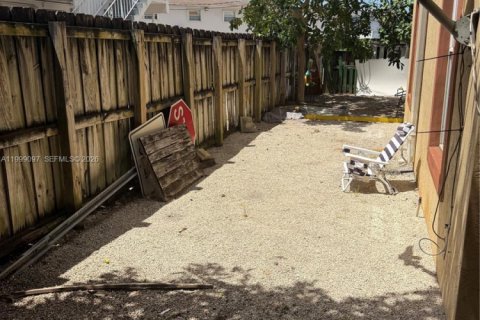 Apartment in Hialeah, Florida 2 bedrooms, 389.45 sq.m. № 2067786 - photo 14