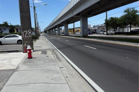 Apartment in Hialeah, Florida 2 bedrooms, 389.45 sq.m. № 2067786 - photo 16