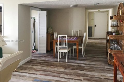 Condominio en alquiler en Aventura, Florida, 2 dormitorios, 96.9 m2 № 1993787 - foto 7